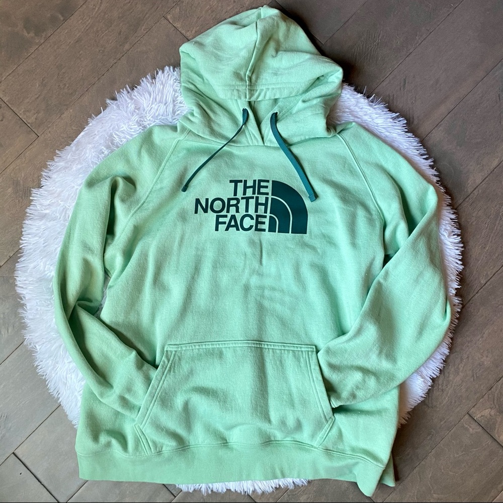 LIKE NEW✨ The North Face Green Logo Hoodie